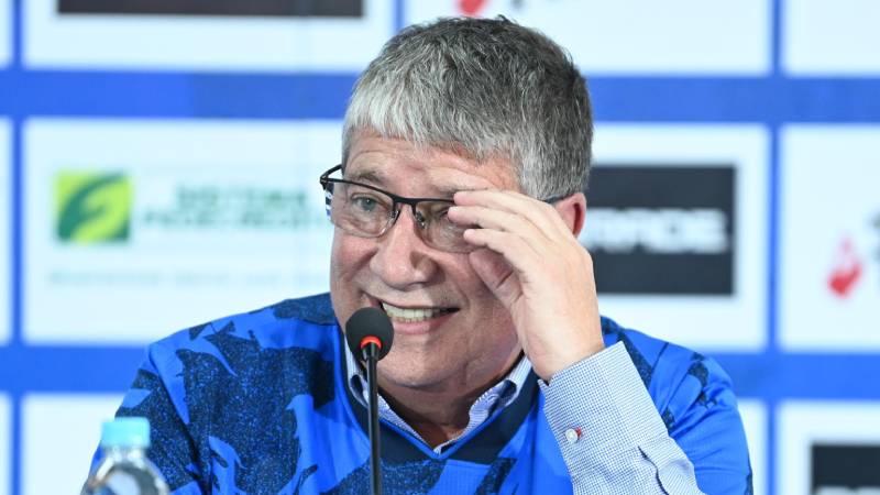 Presentación del nuevo técnico de la selección de futbol, Bolillo Gómez. Foto EDH/ Emerson Del Cid.